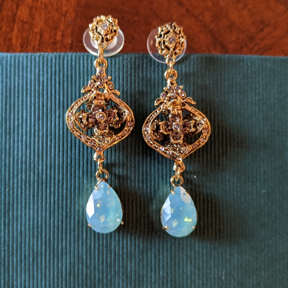 Miss Ellie NYC Chandelier Drop Earrings gold tone - Picture 5 of 6